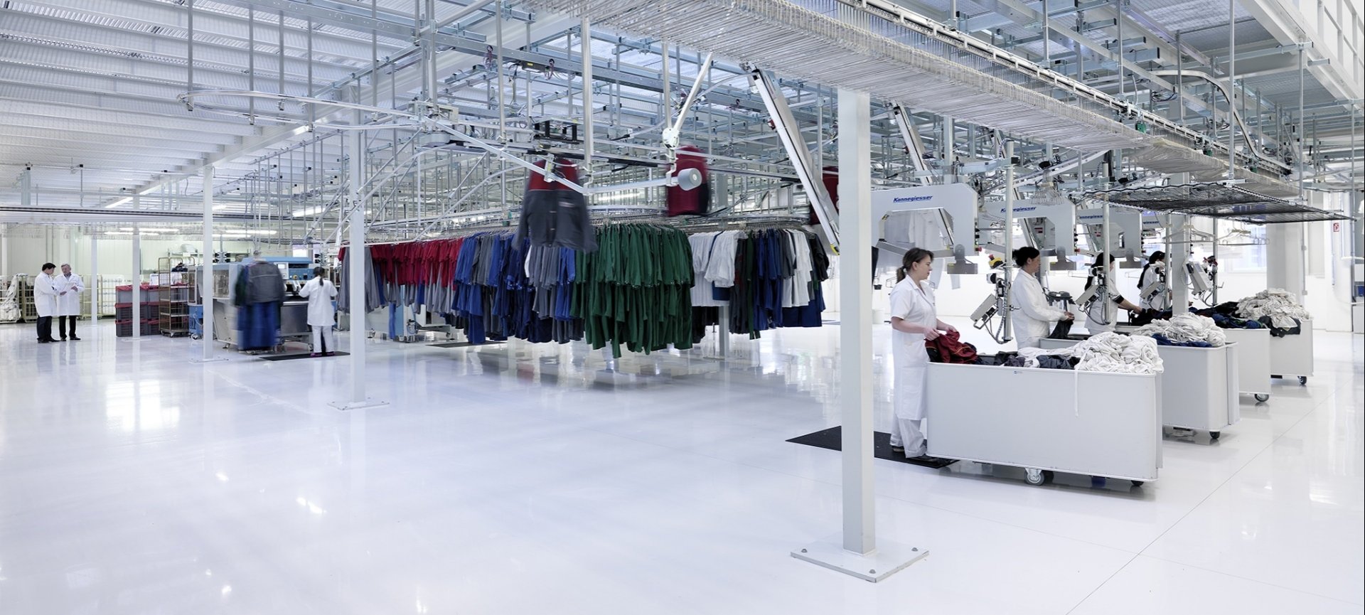 Slider Halle Innenansicht Linz © Staufer